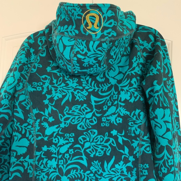 Lululemon Hoodie size 8 - Picture 4 of 4